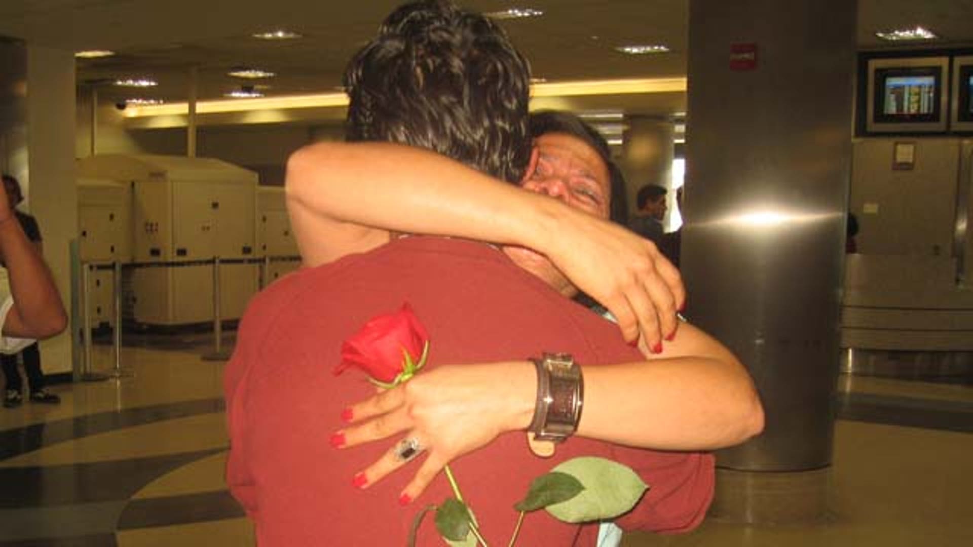 Lillian_Ulises_first_hug2