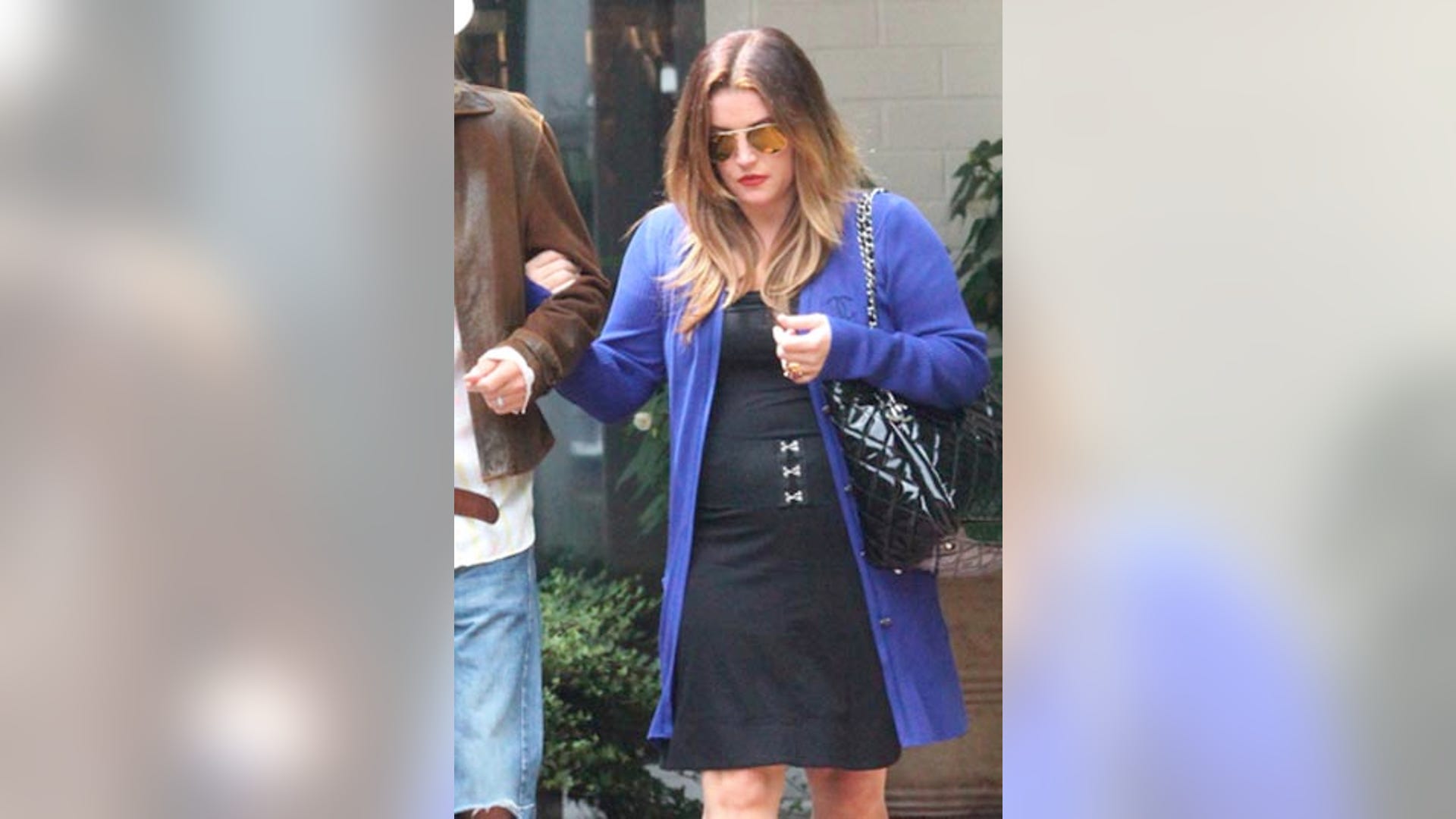 Lisa_Marie_Presley_skugf