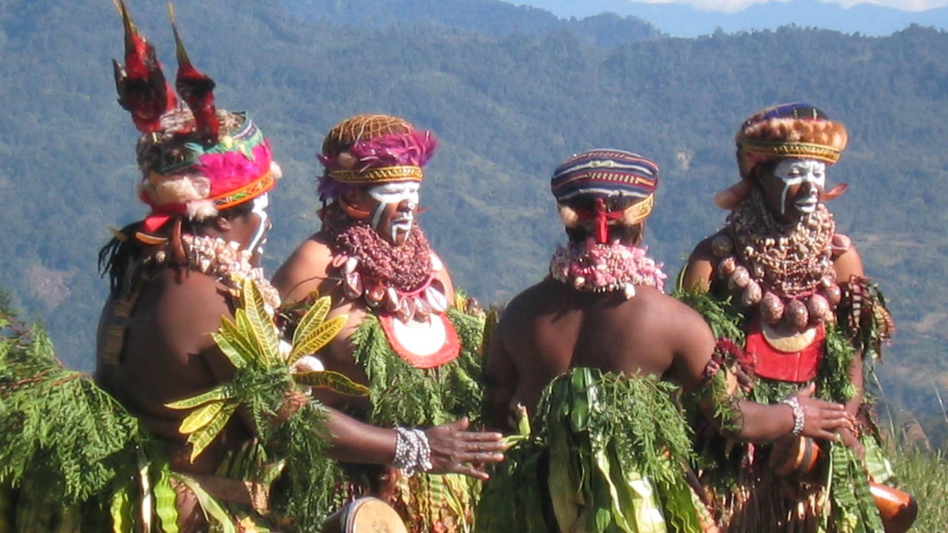 Local_Papuan_Dancers