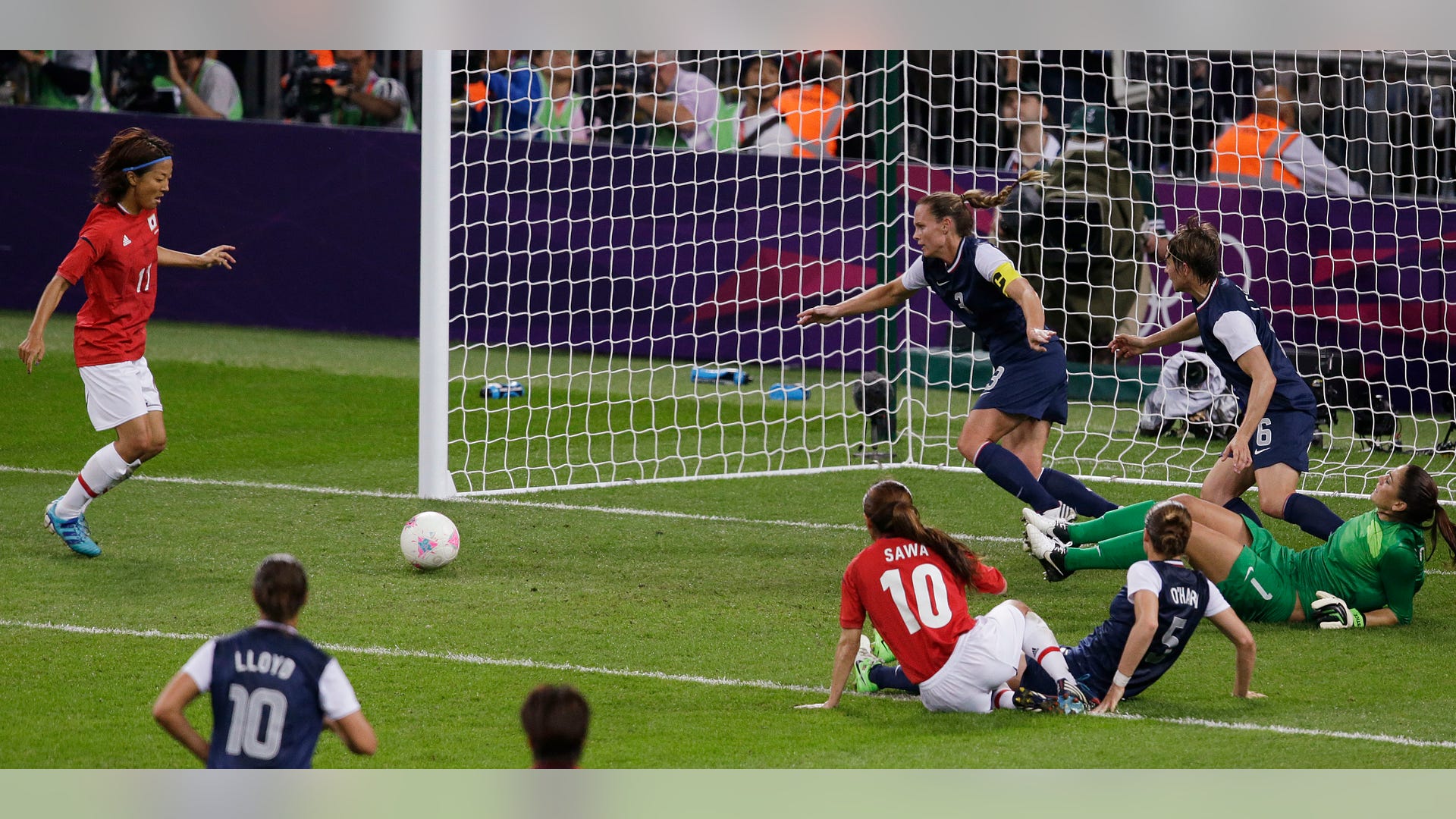 London_Olympics_Socce_Carr_11_