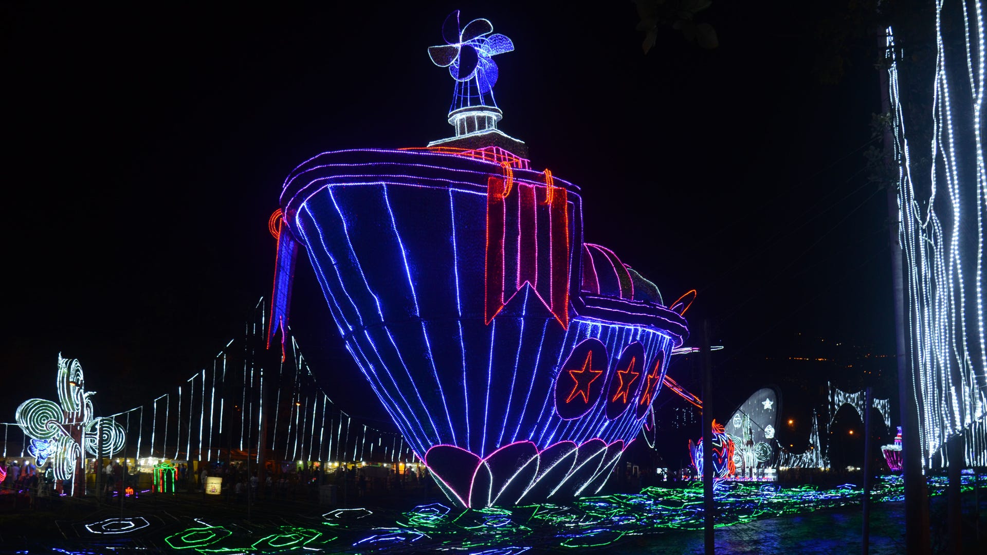 Medellin_Christmas_Lights__erika_garcia_foxnewslatino_com_3