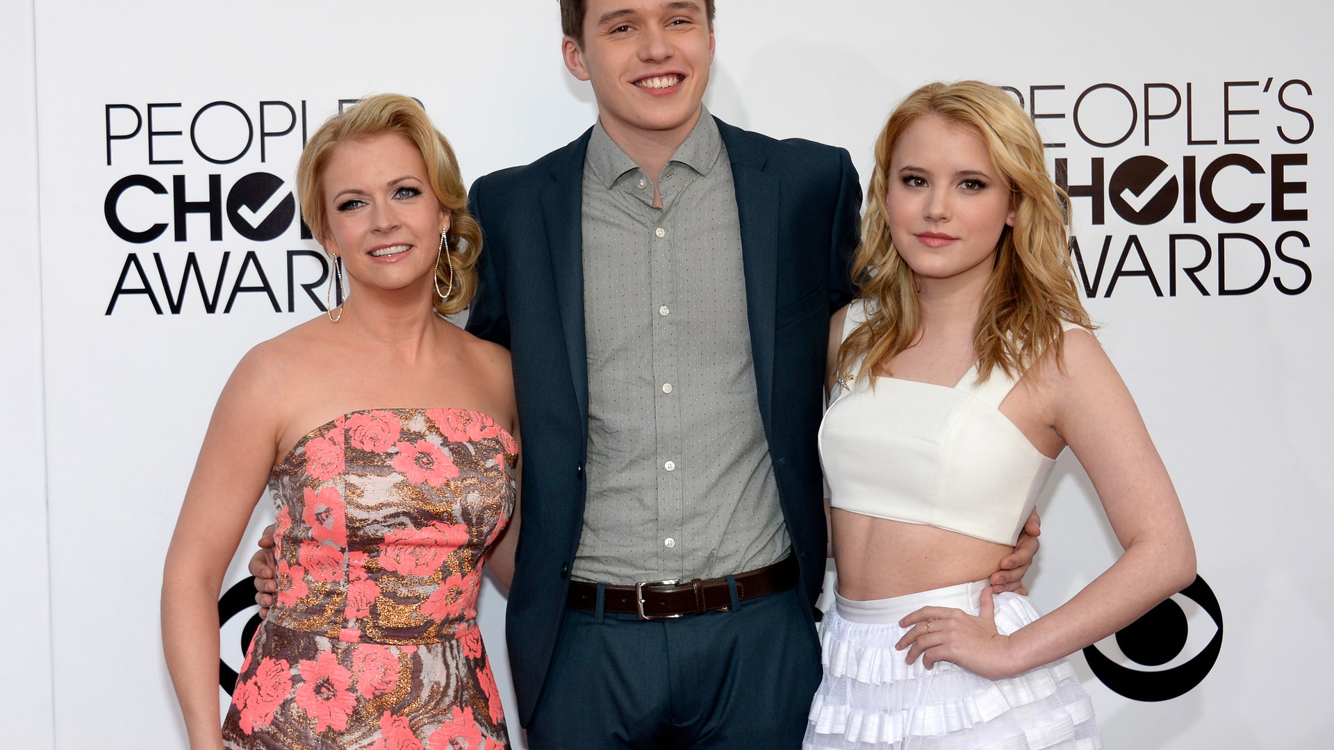 Melissa Joan Hart, Nick Robinson and Taylor Spreitler 
