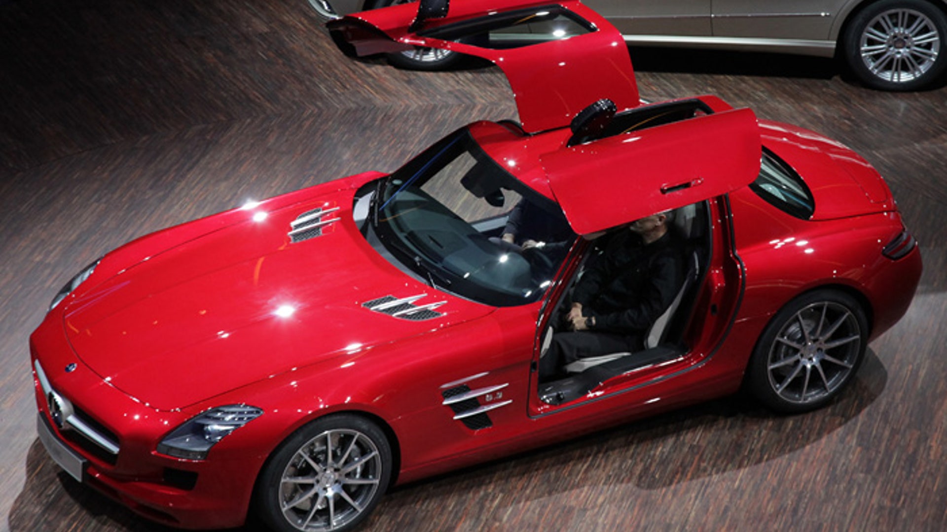 Mercedes_Benz_SLS_AMG