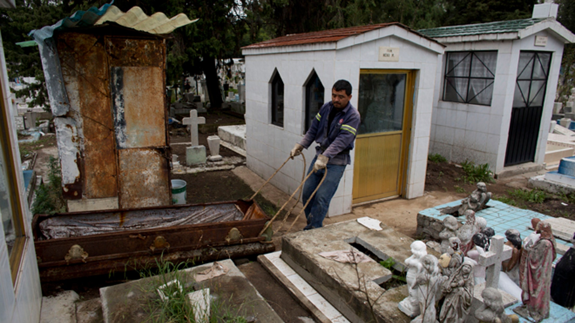 Mexico_City_cemeteries_9