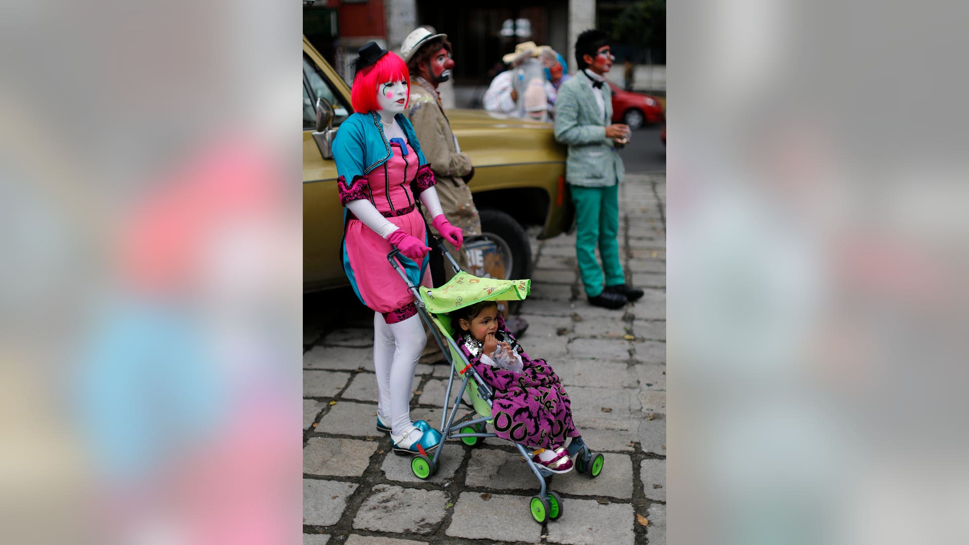 Mexico_Clown_Conventi_Vros__4_