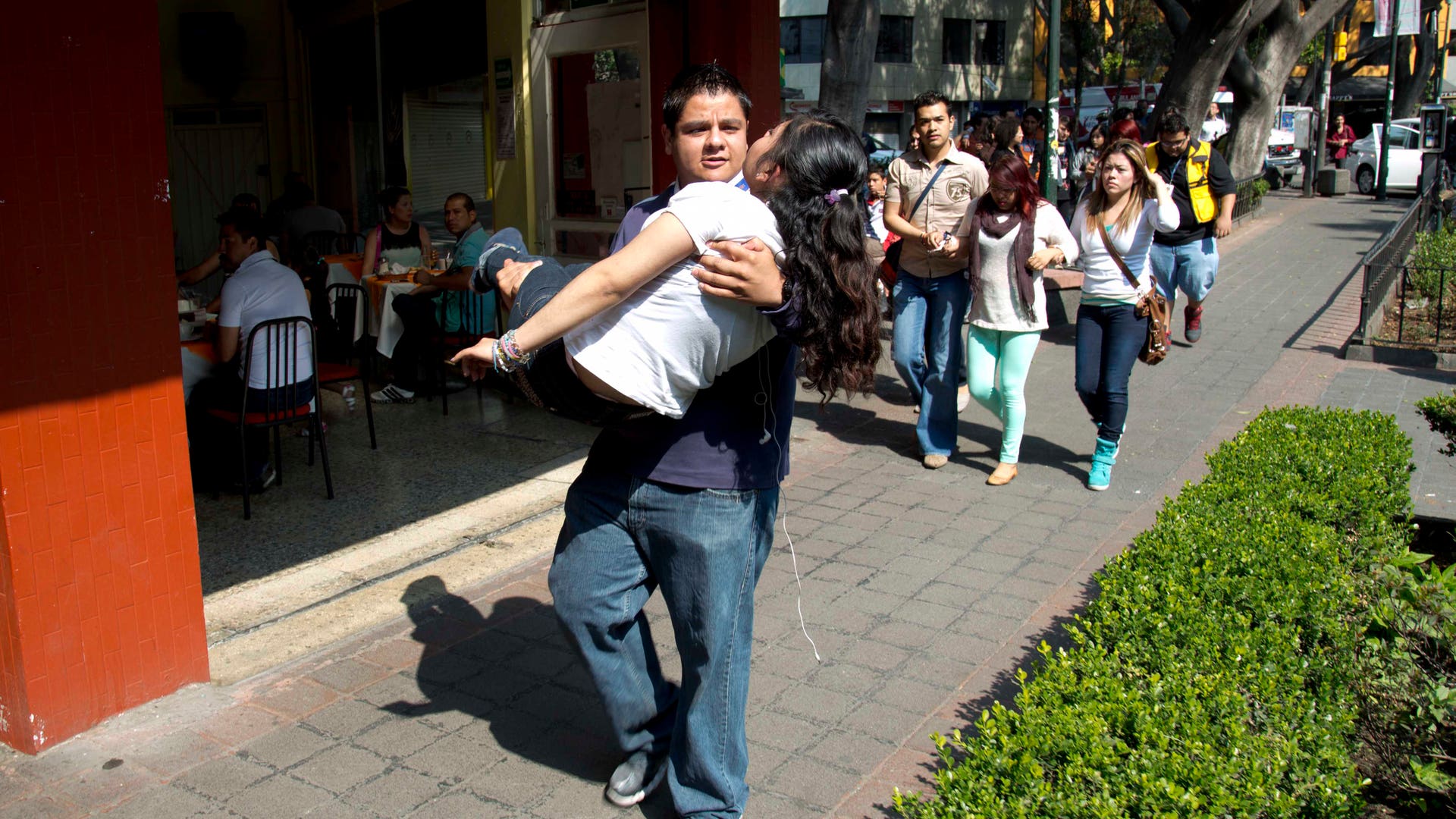 Mexico_Earthquake_Garc__2_