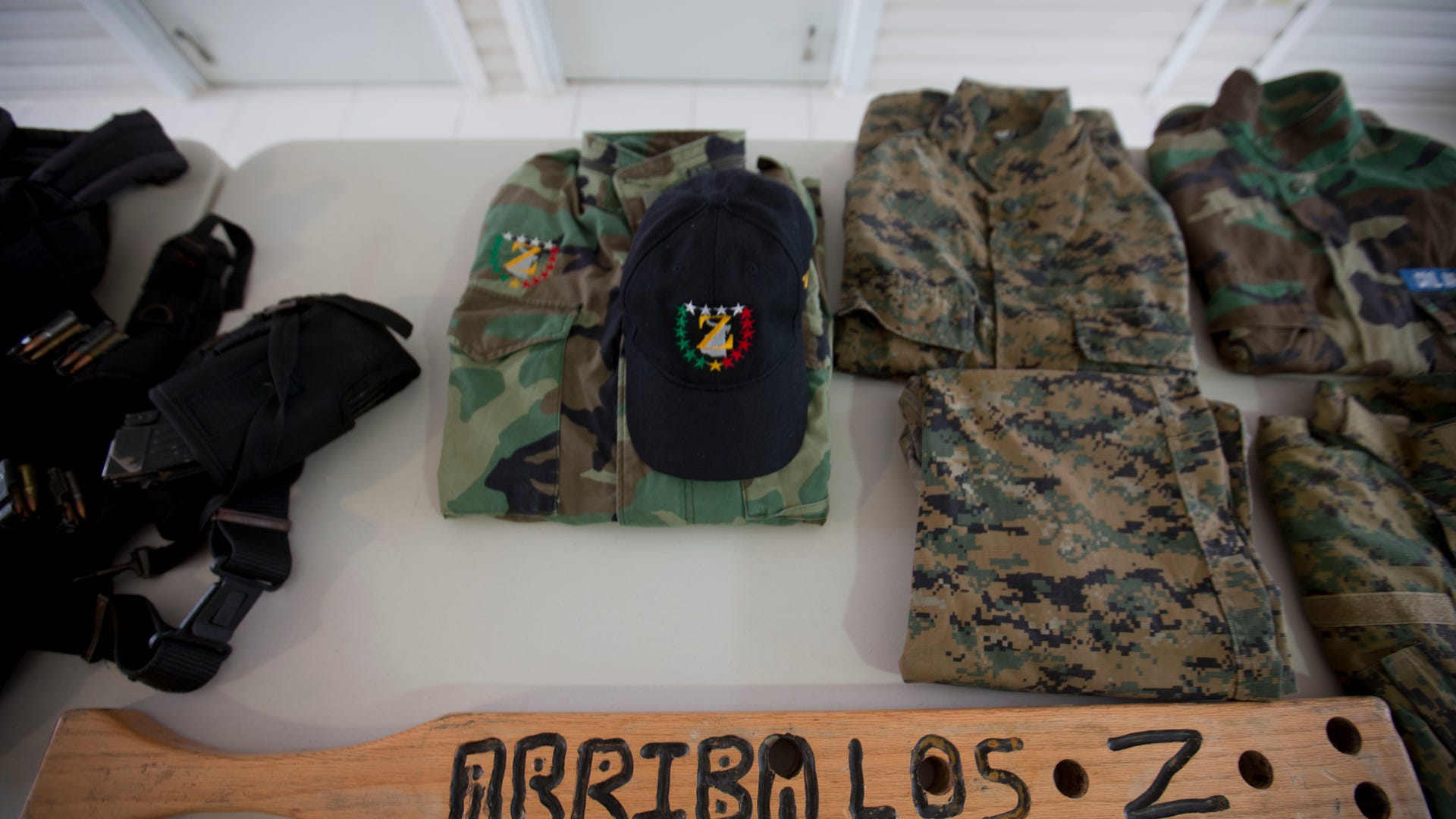 Mexico_Oil_Rustlers__5_