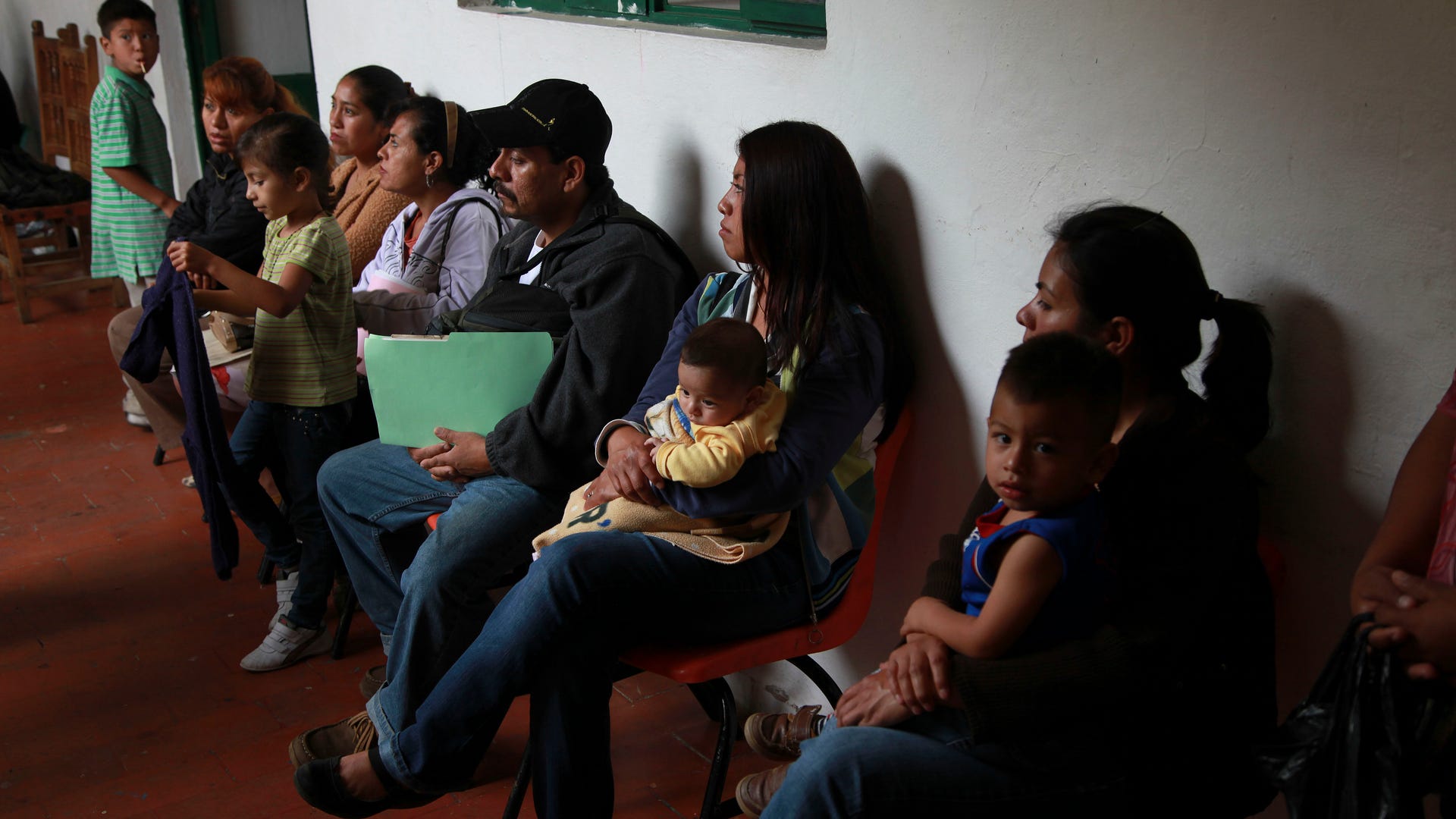 Mexico_Trapped_Children_2