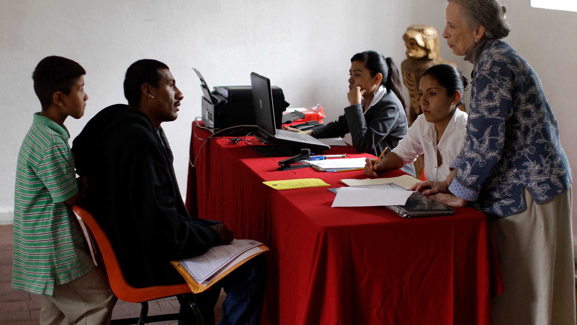 Mexico_Trapped_Children