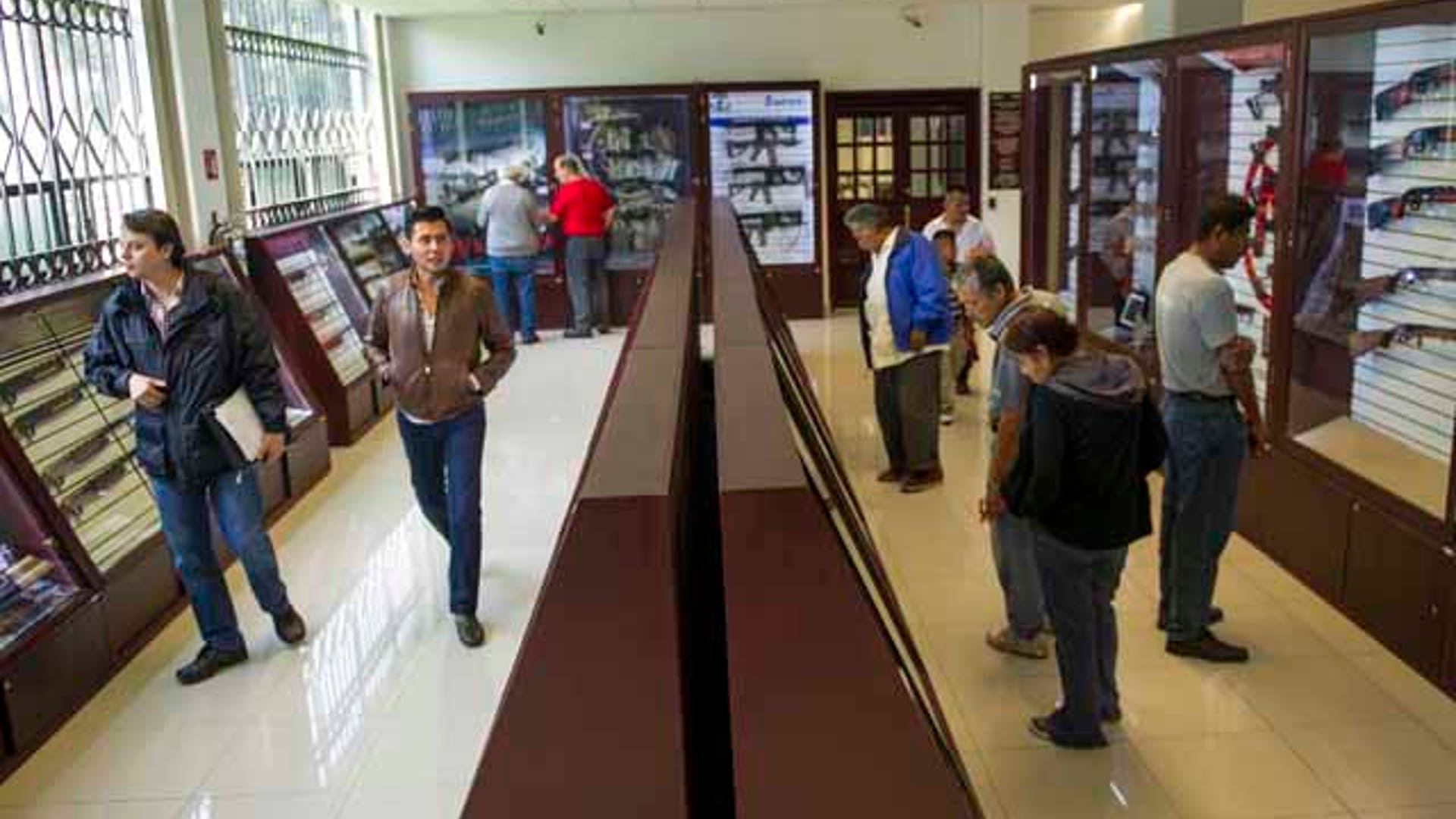 Mexico_Lone_Gun_Store__erika_garcia_foxnewslatino_com_3