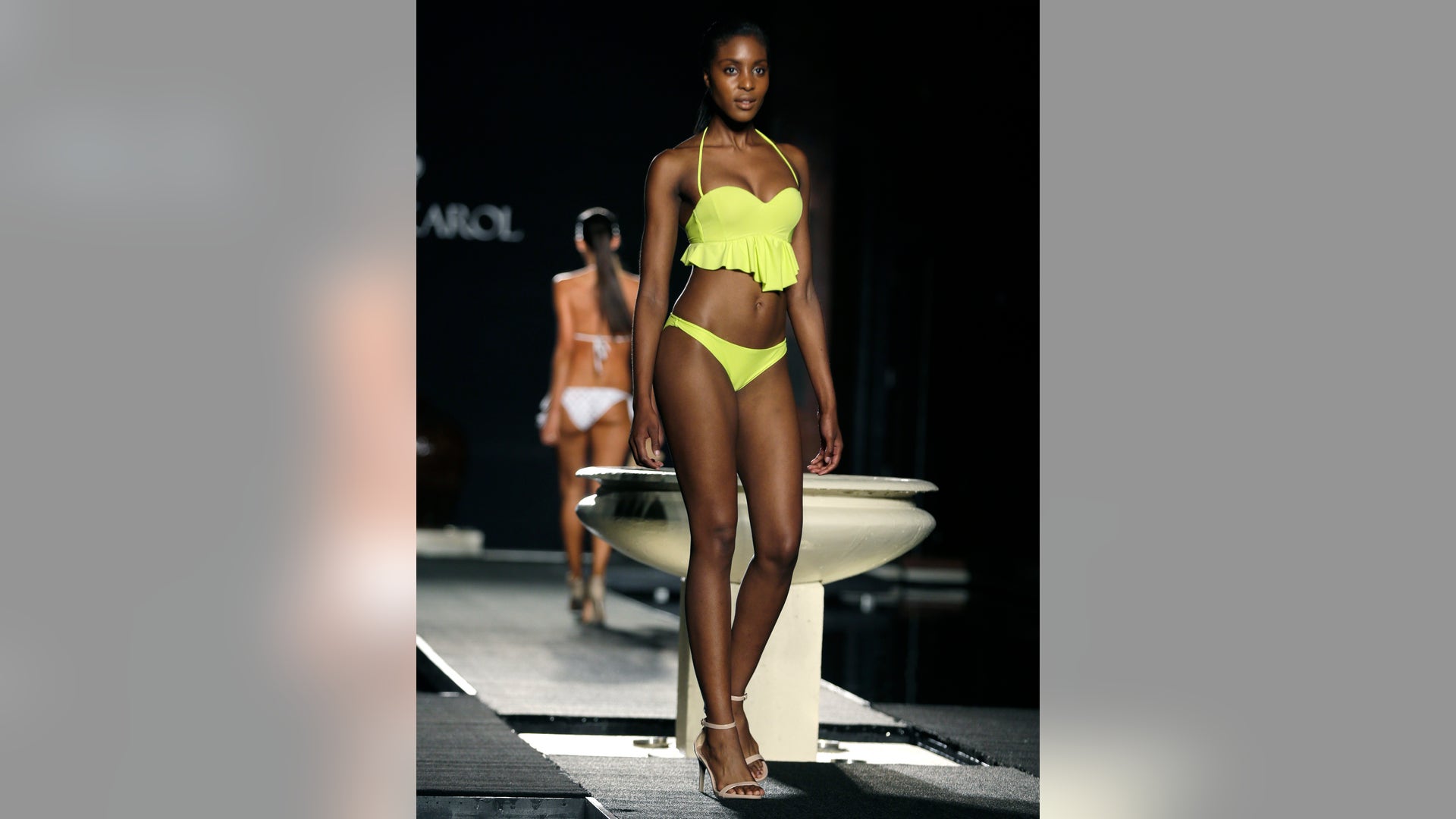 Miami_Swim_Week_Garc_6_