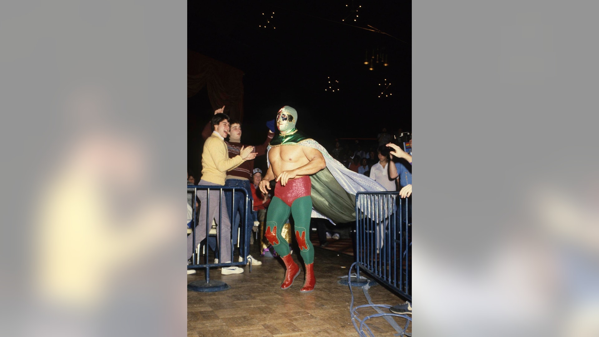 Mil_Mascaras_Misc_Ref_280