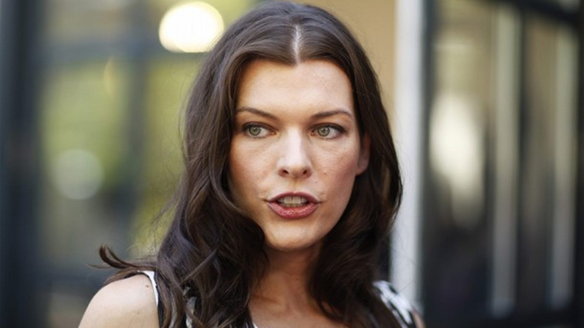 Milla_Jovovich_at_Donna_Karan