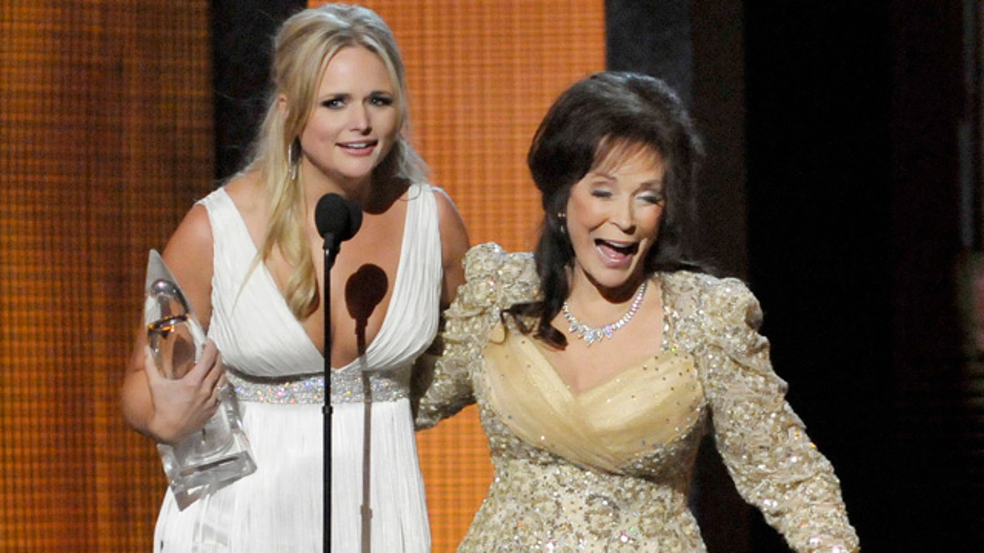 Miranda_Lambert_and_Loretta_Lynn