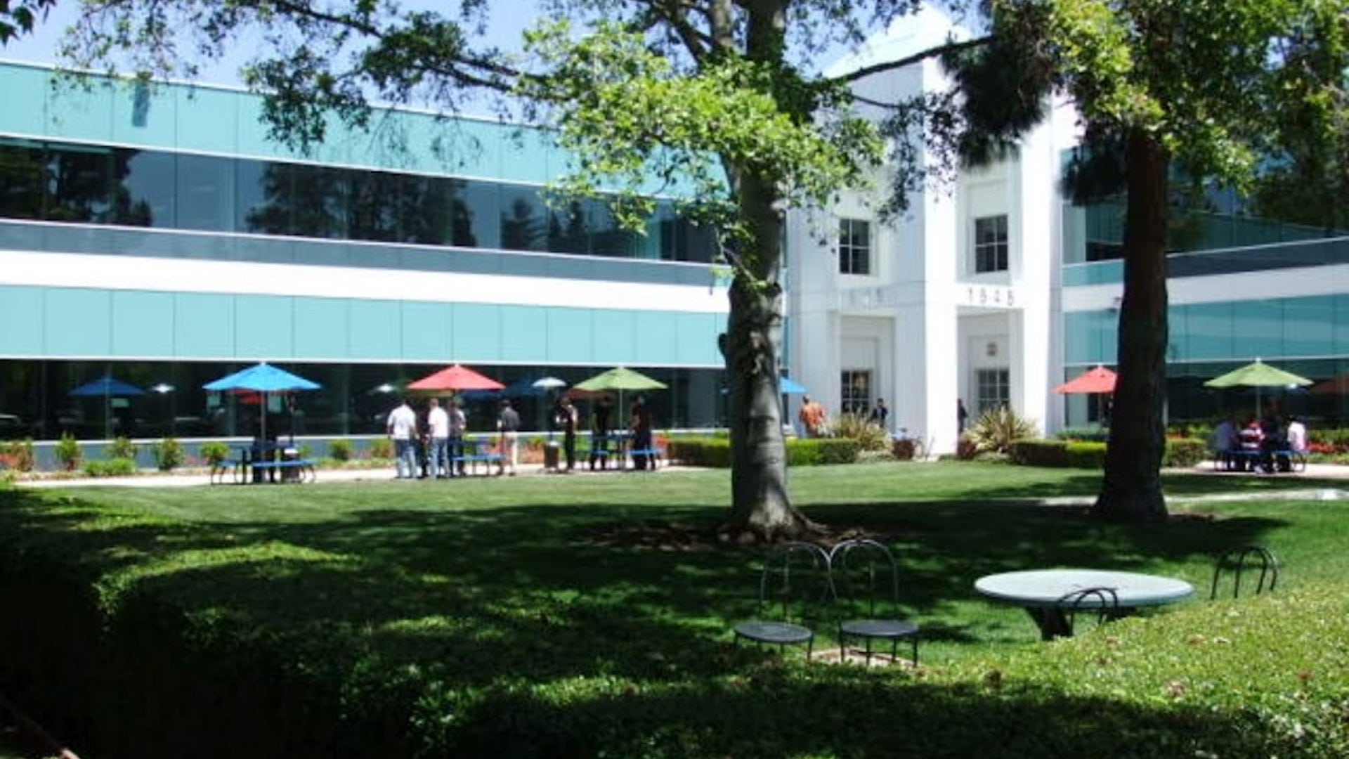 Mountain_View_Googleplex10