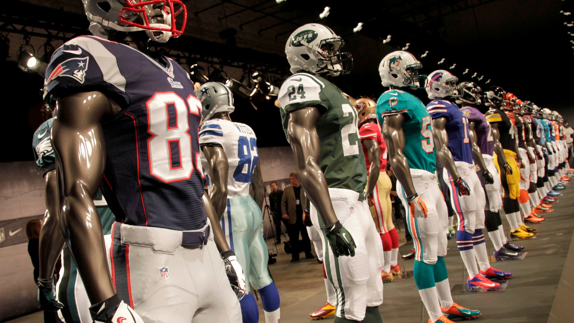 NFL_Uniforms_Football_10
