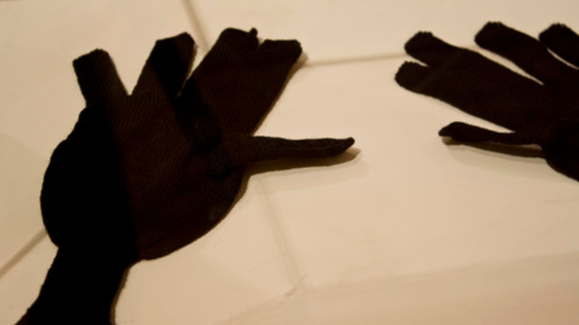 No_Smoking_Gloves