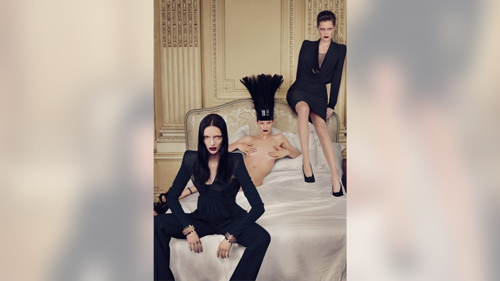 Eyebrow-less fashion