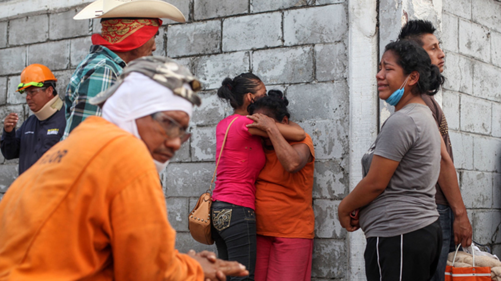 Oil_plant_explosion_2_Latino