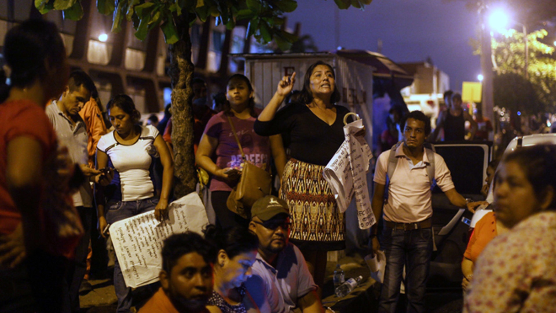 Oil_plant_explosion_8_Latino