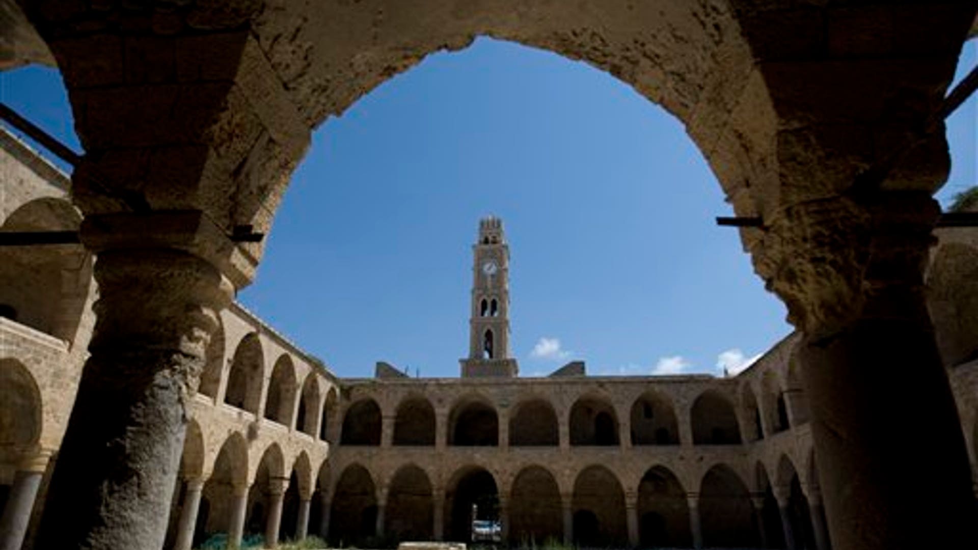 Ottoman_era_inn_known_as_Khan_al_Umdan