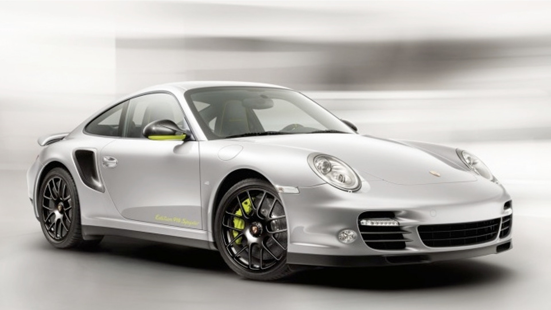 Porsche 911 Turbo S Edition 918 Spyder