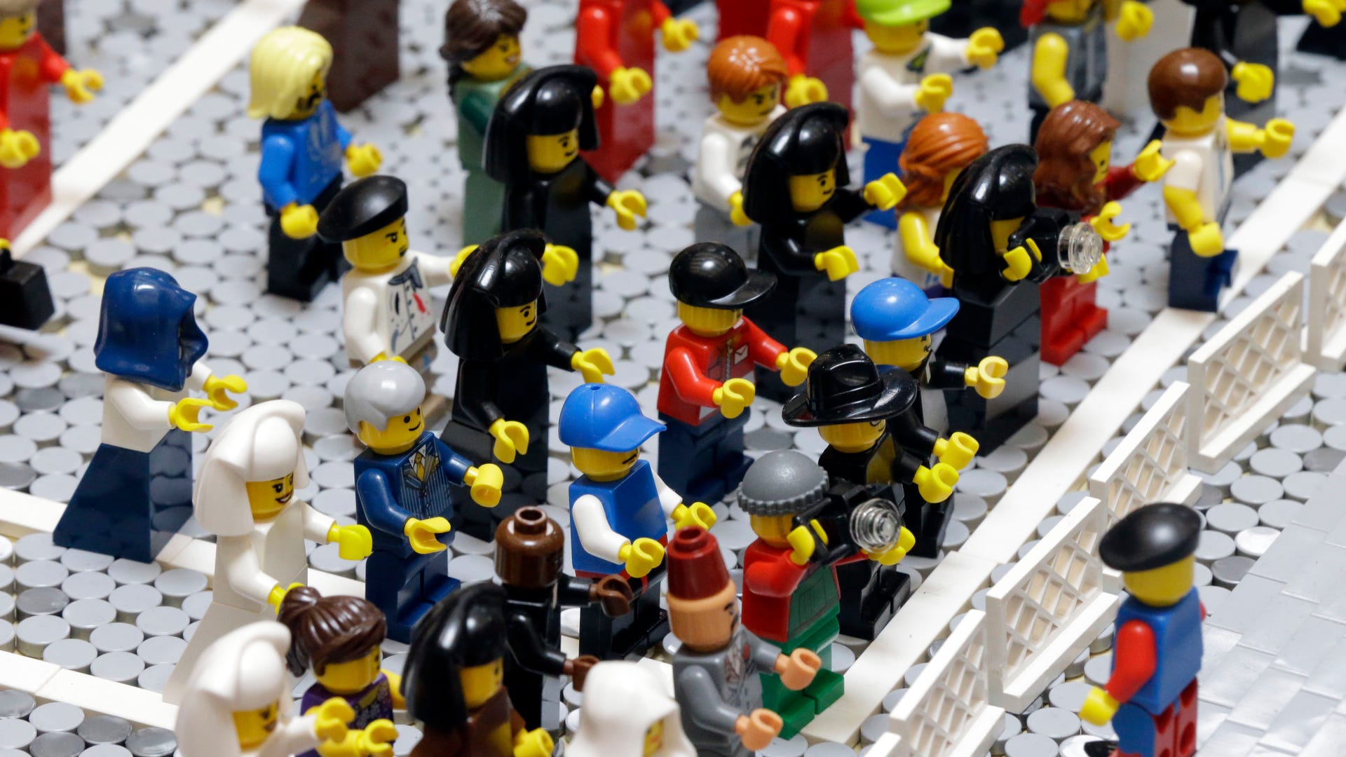 POpe_Legos_Latino__7_