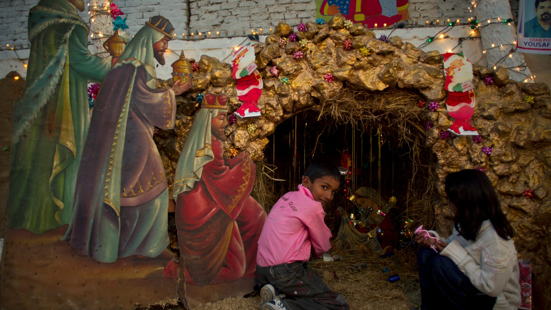 Pakistan_Christmas_Angu