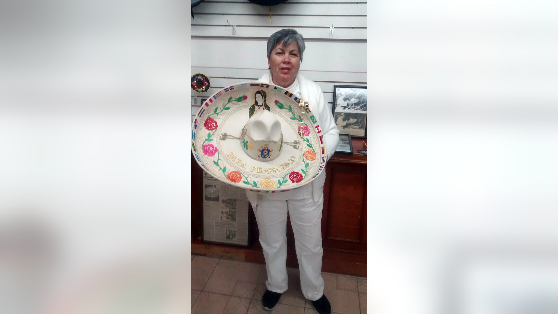 Papa_Sombrero_Francis_3