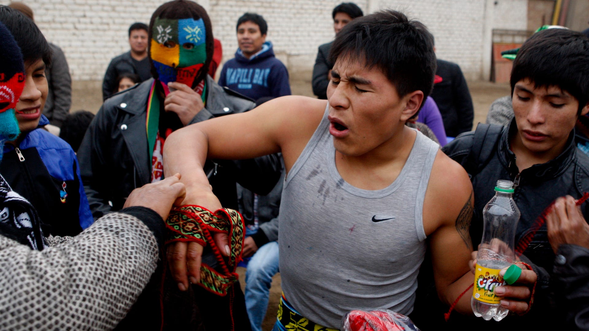 Peru_Ritual_Fighting__Grat__3_