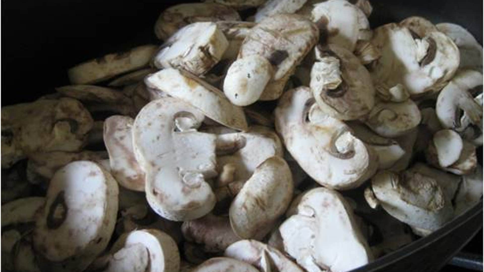 Poached_Eggs_4_mushrooms