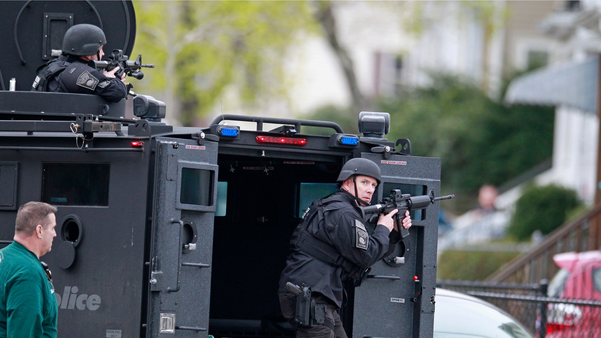 Police_Converge_Mass_Vros__3_