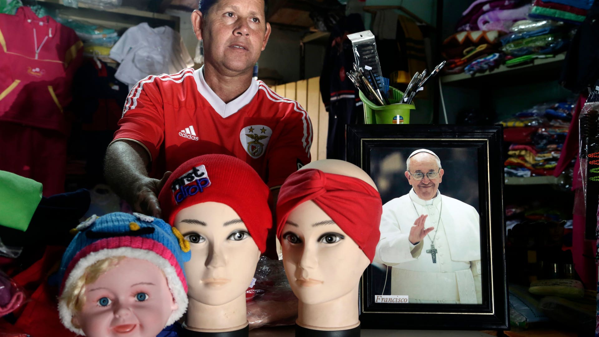 Pope_Paraguay_Poor__10_