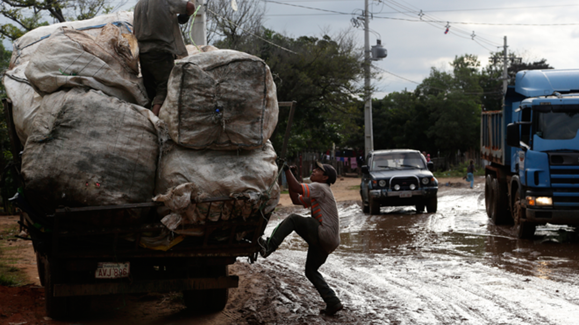 Pope_Paraguay_Poor__2_