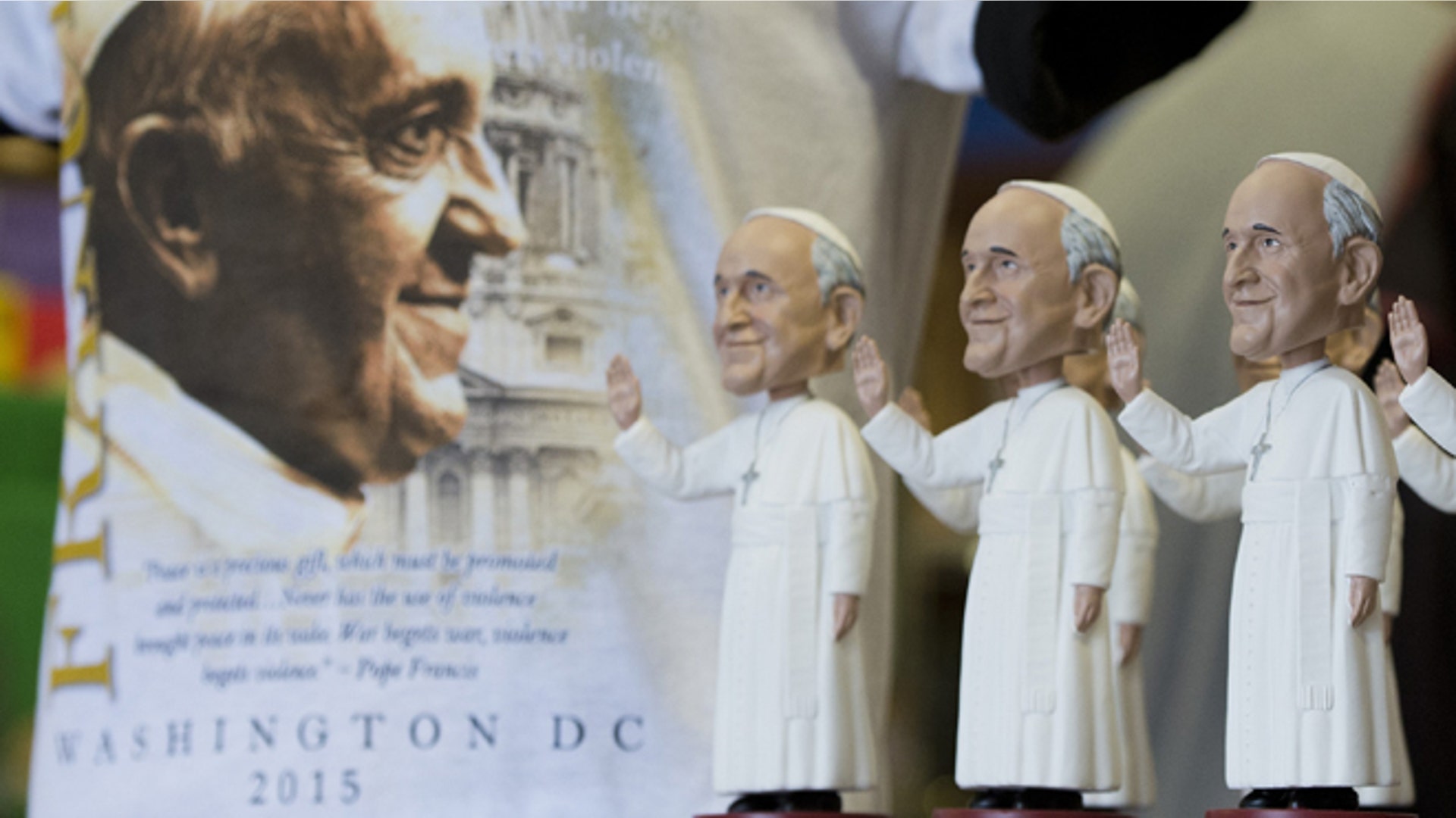 Pope_memorabilia_bobblehead_top