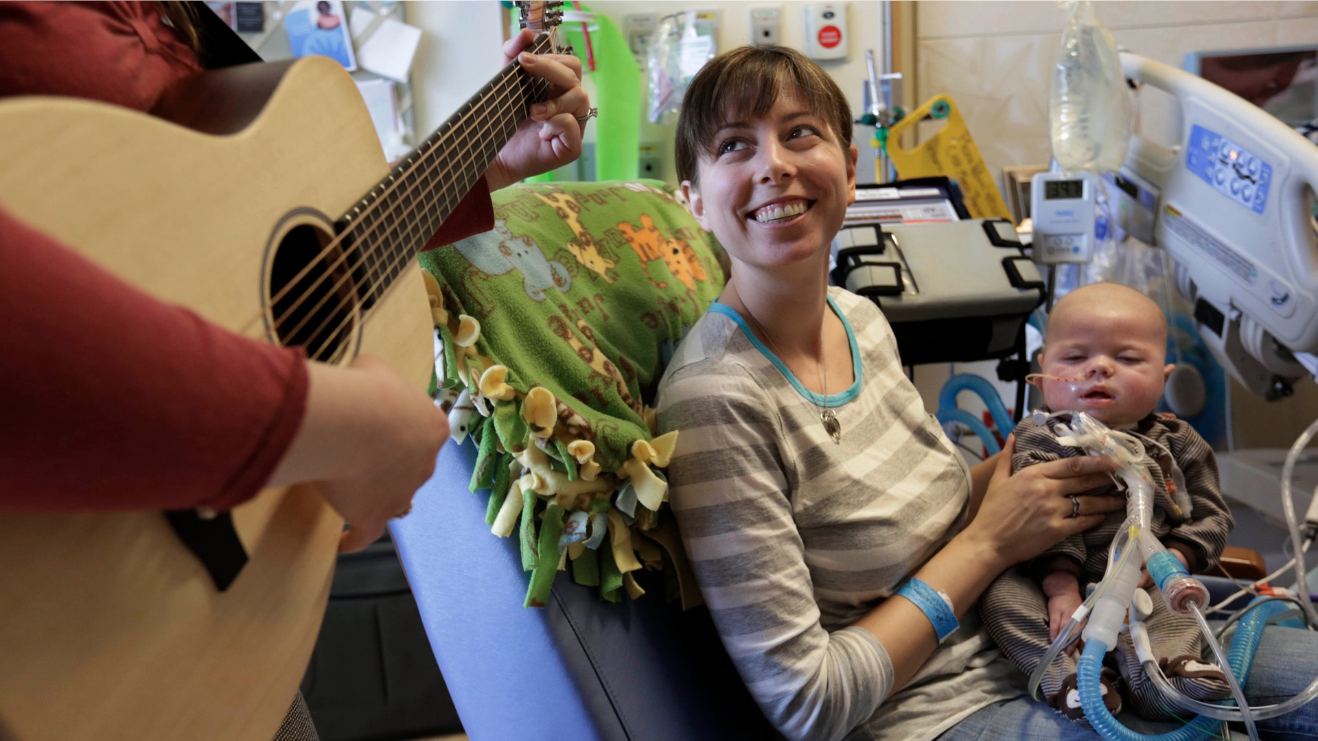 Preemie_Music_Therapy_2