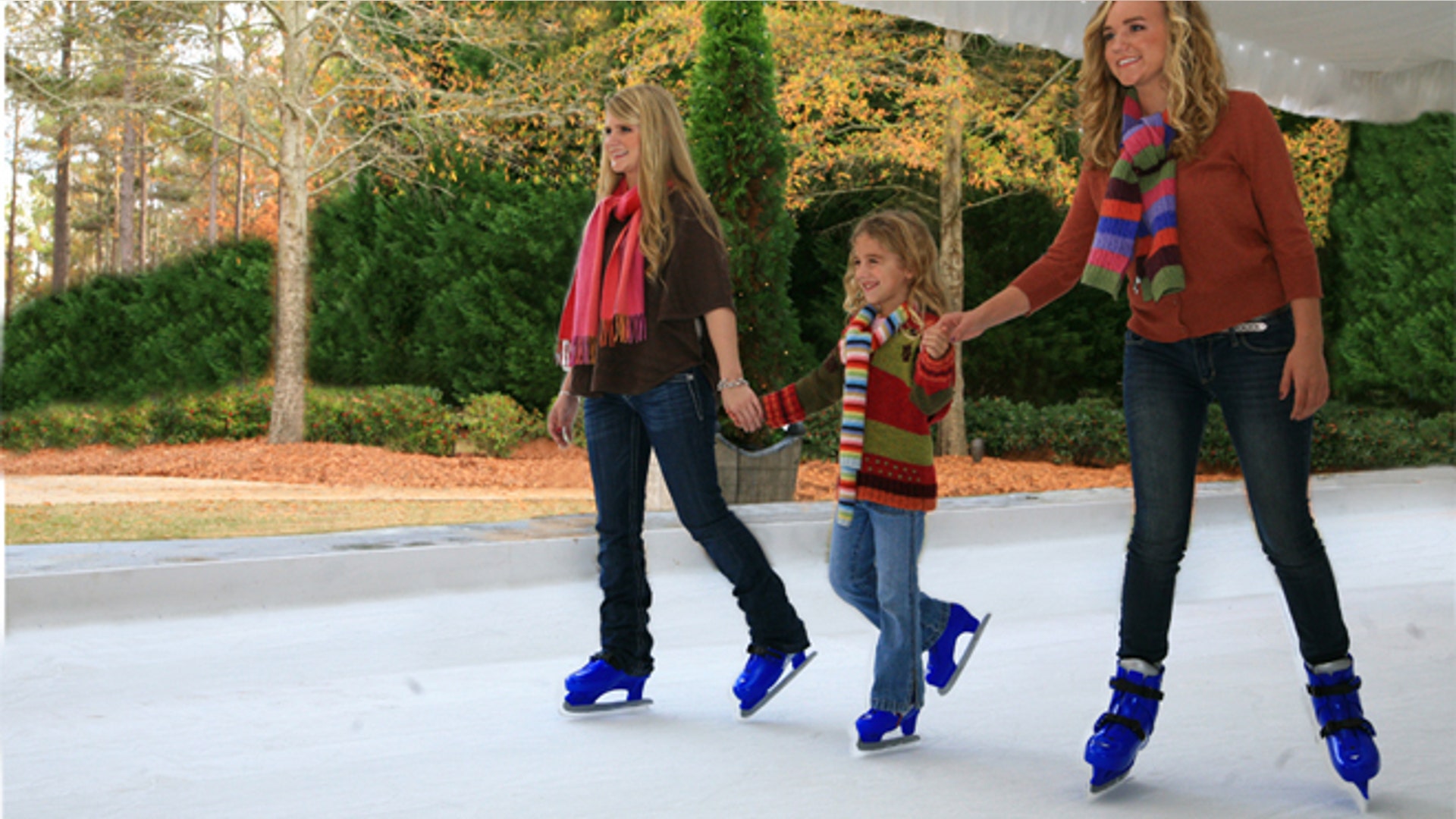 RCL_GuestsIceSkating