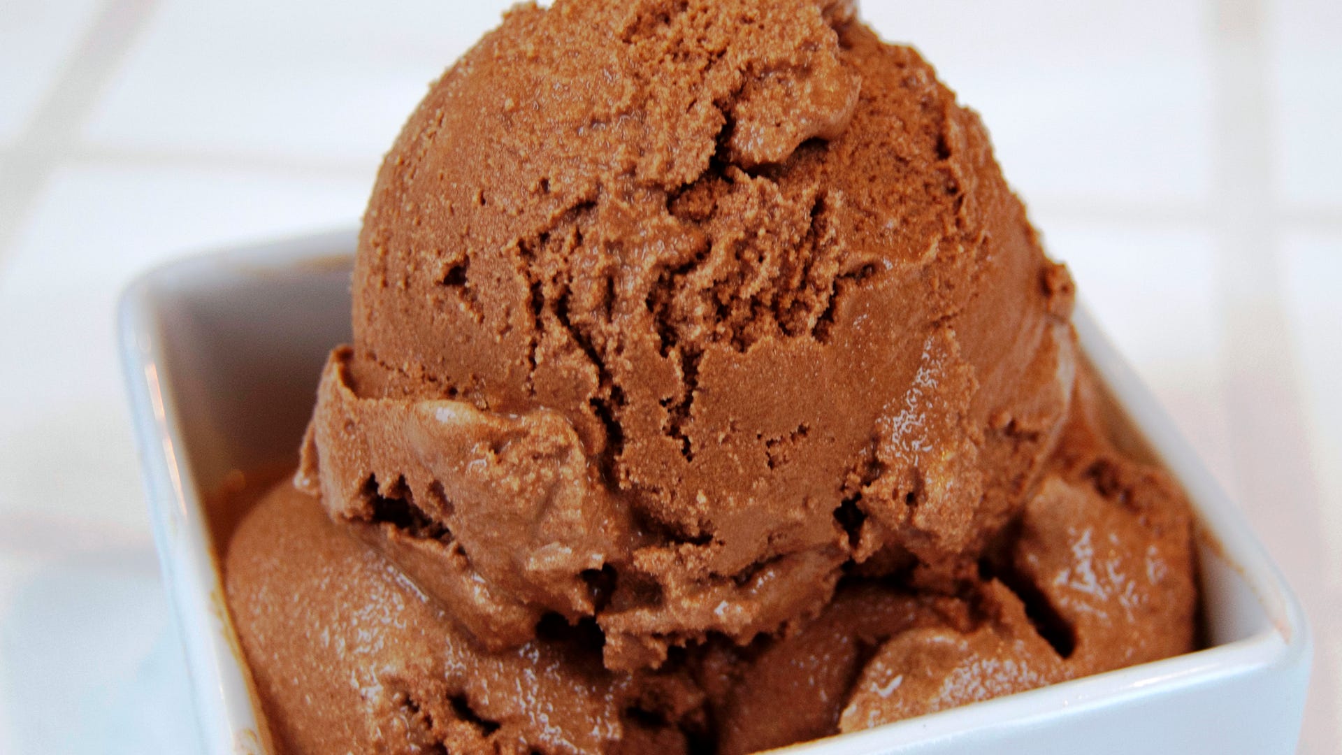 RDark_Chocolate_Frozen_Yogurt
