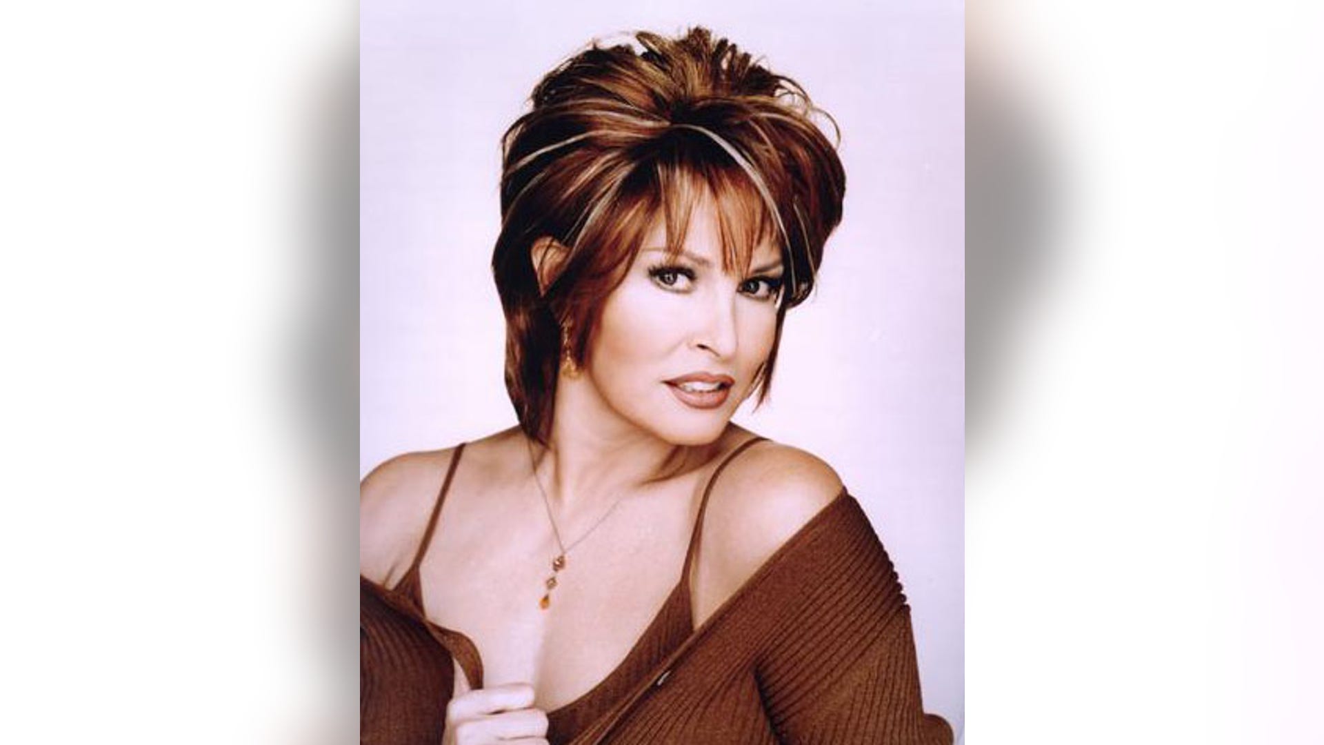 Raquel Welch in 2000