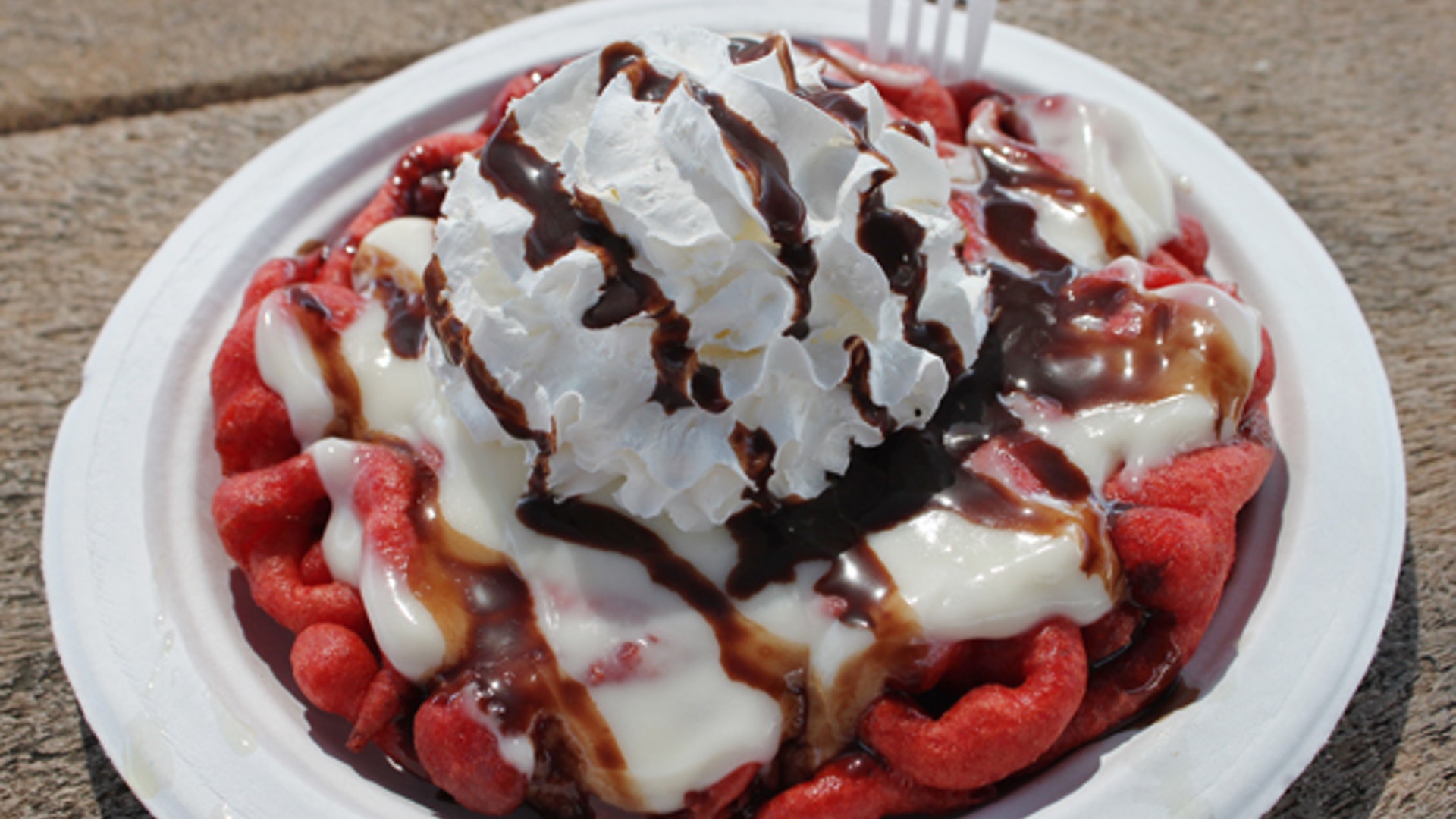 Red_Velvet_Funnel_Cake