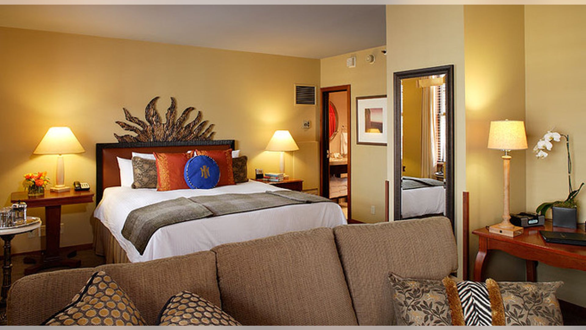 RenaissanceSuiteBedroom