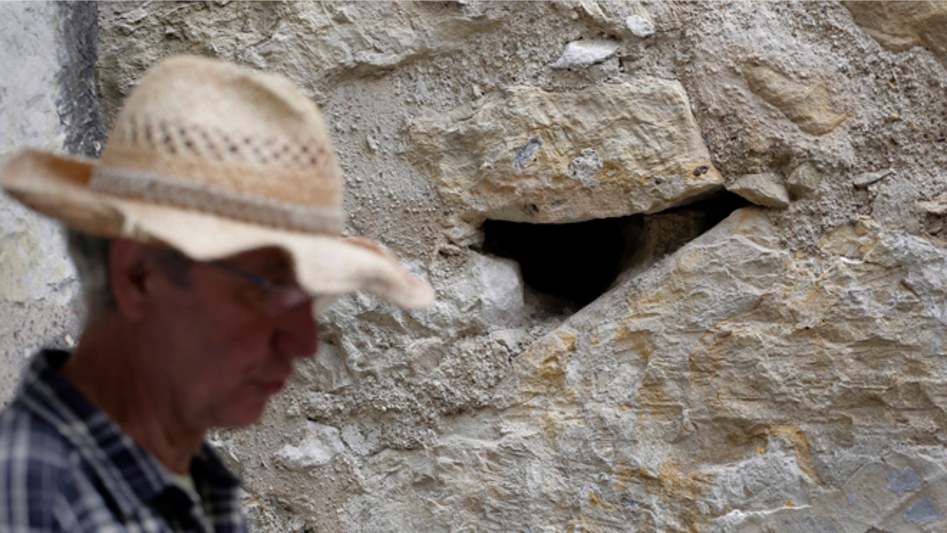 Restoring_Alamo_Latino_8