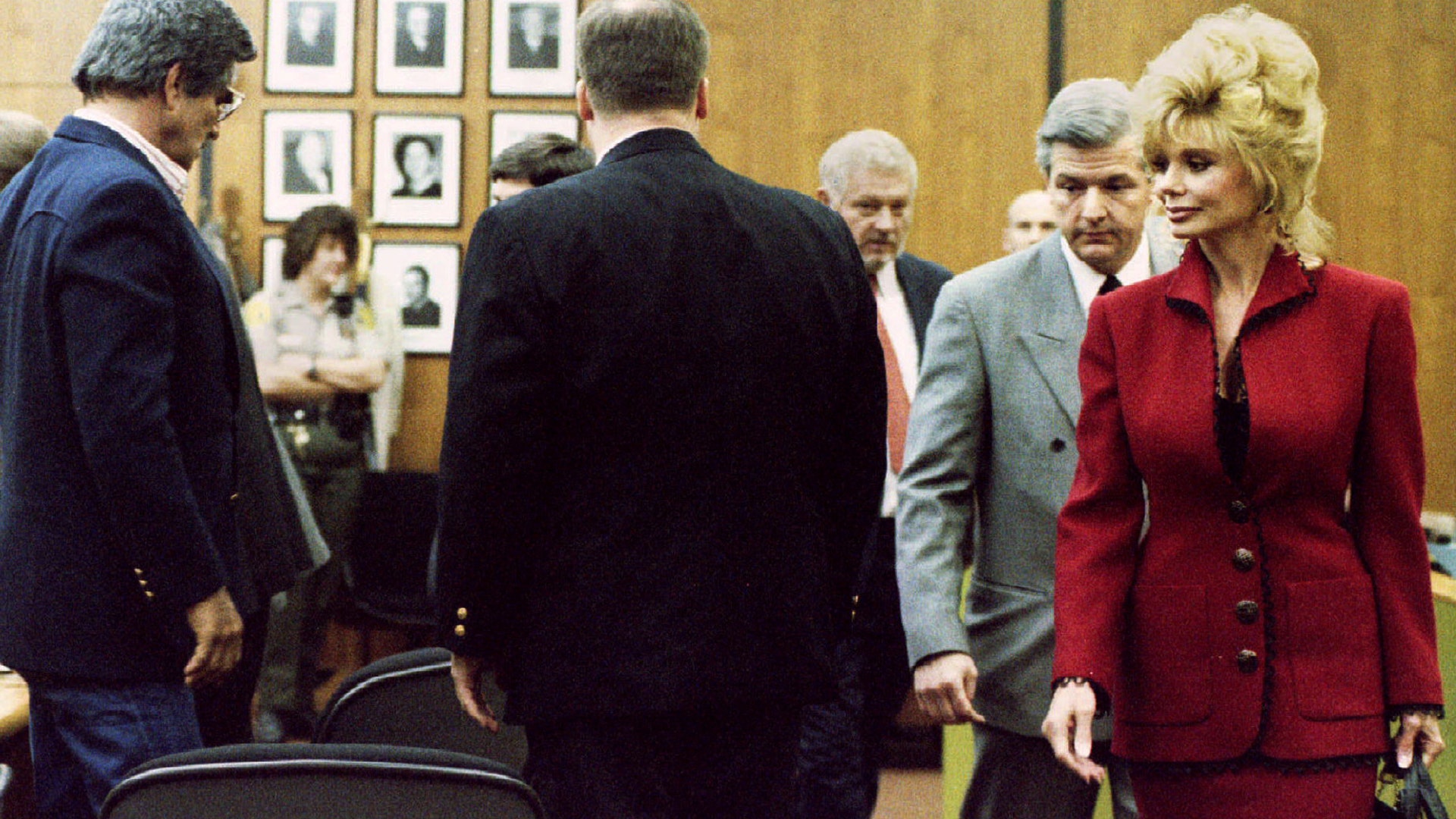 Loni Anderson and Burt Reynolds during a court session on child support and visitation issues.
