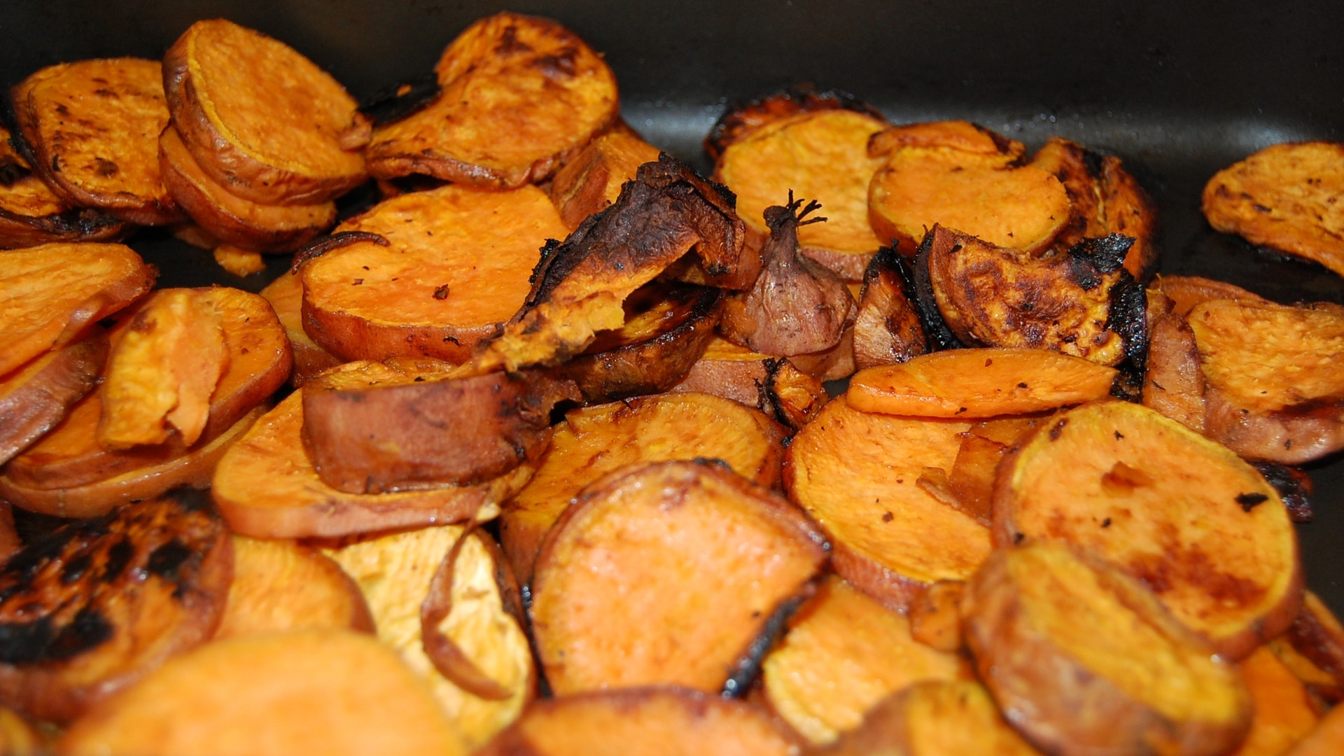 Roasted_Sweet_Potatoes_with_Coconut_Oil