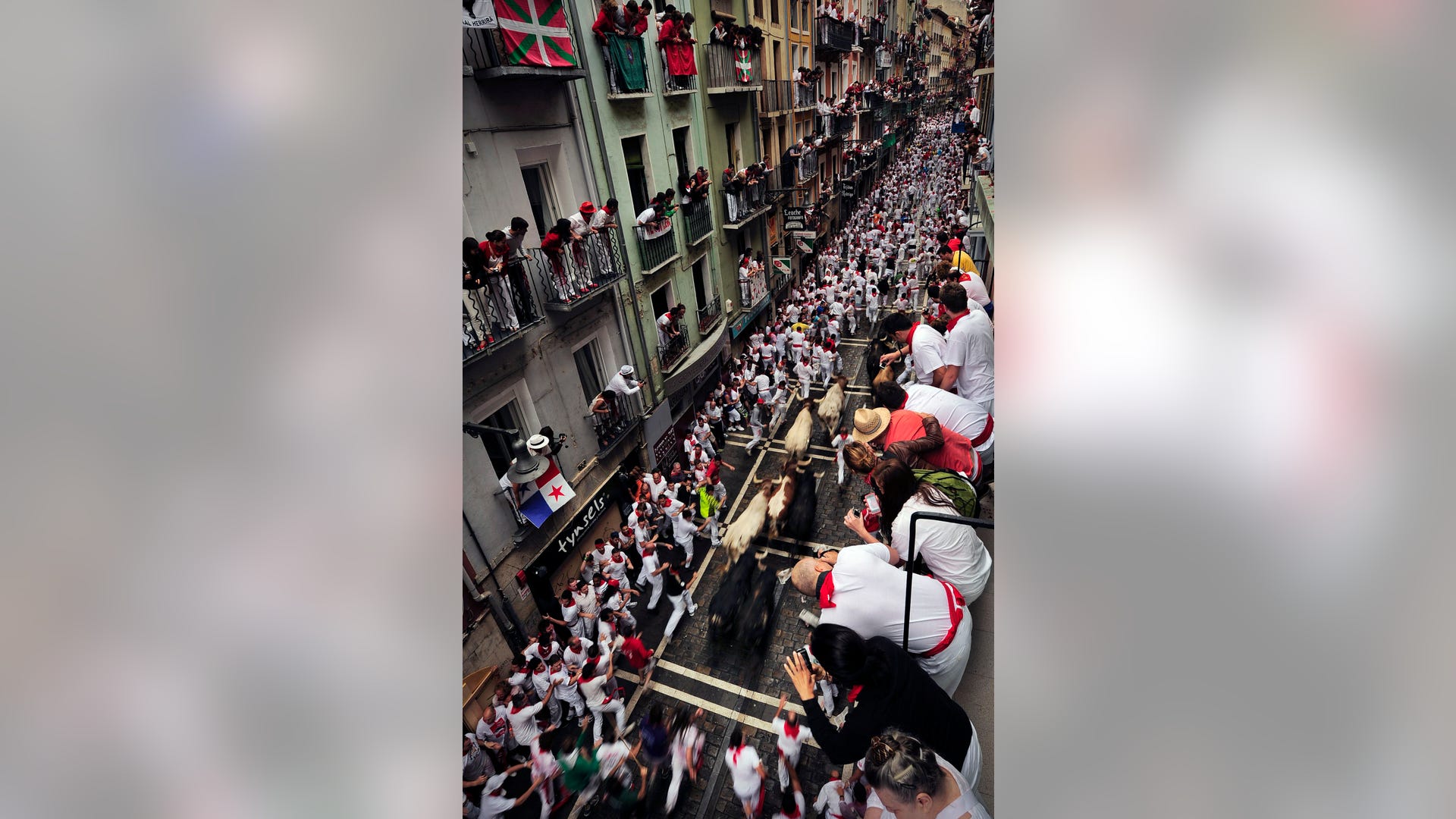 Running_of_the_bulls_15