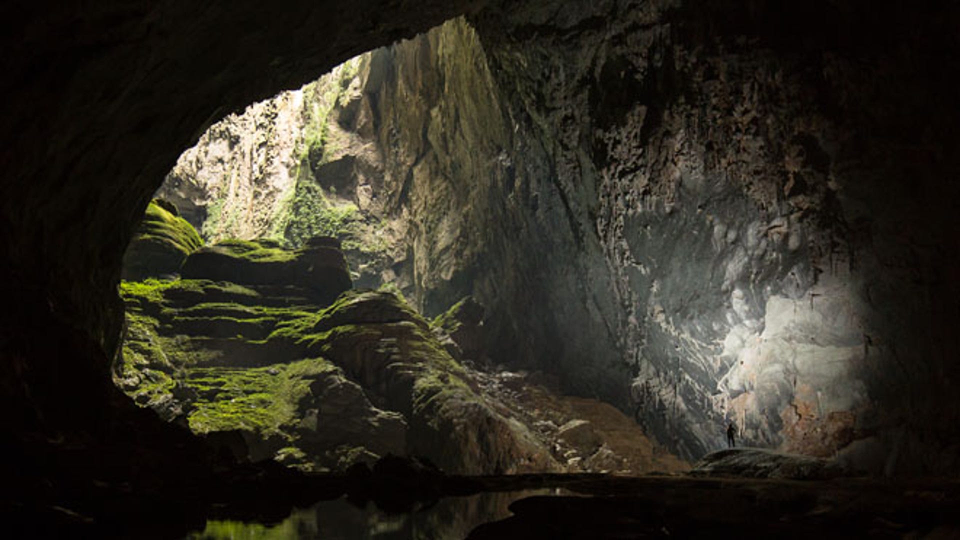 Caving фото. Сон Дунг, Вьетнам. Шондонг. Самая большая пещера в мире. Лесная пещера.