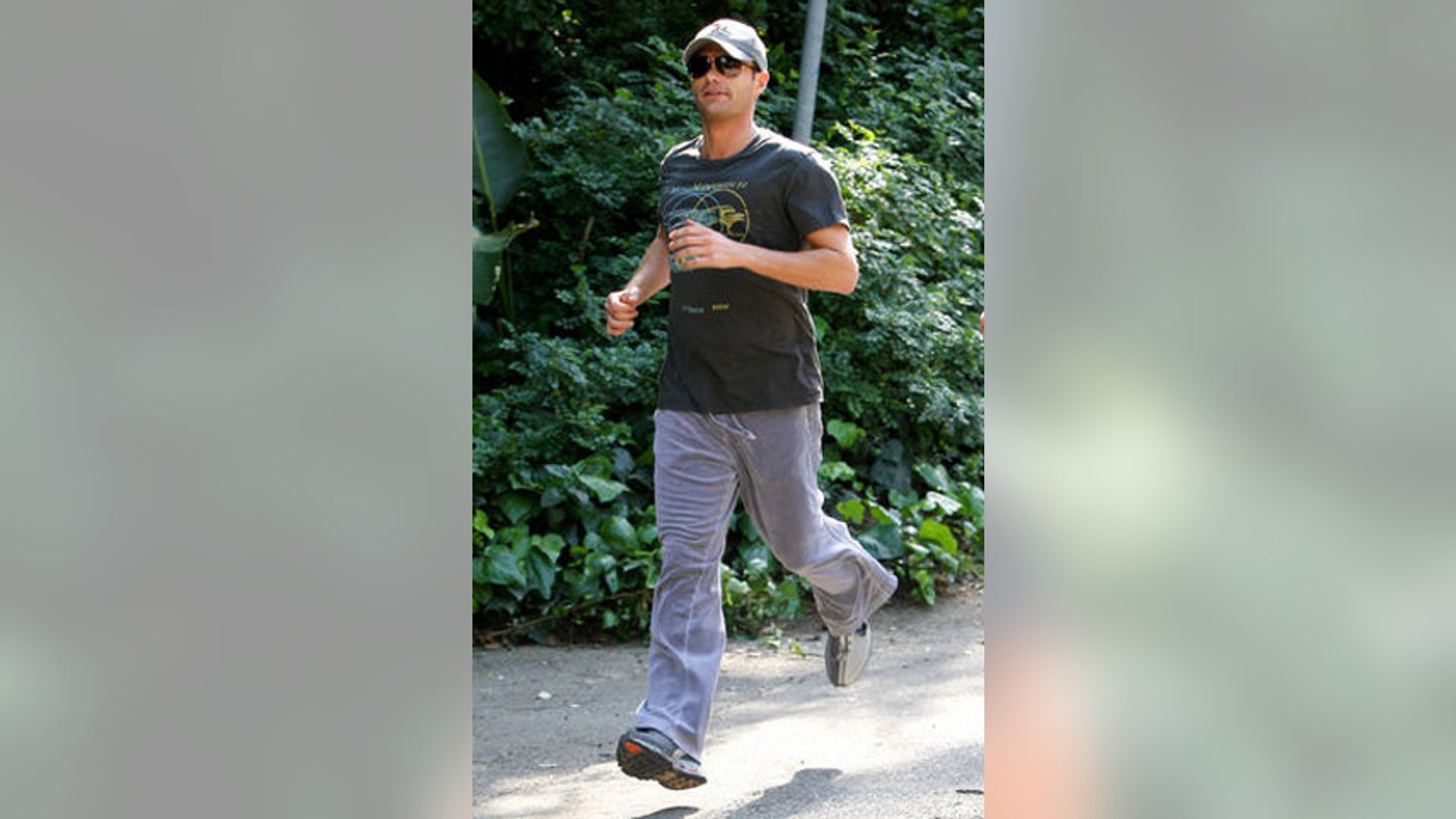 Ryan_Seacrest_asliur