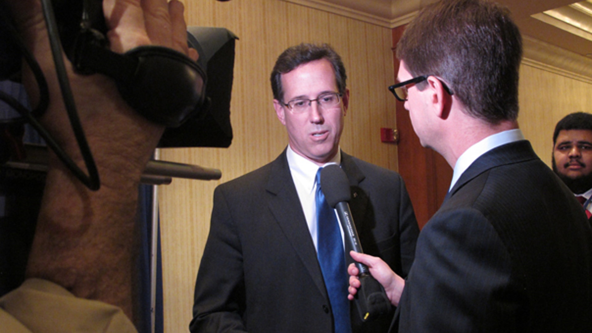 SANTORUM_021011