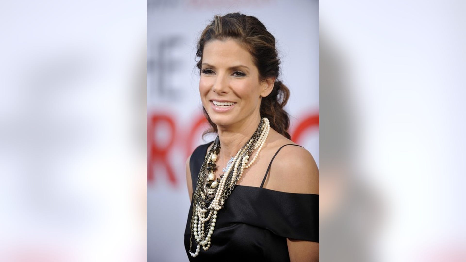 Sandra at 'The Proposal' Premiere