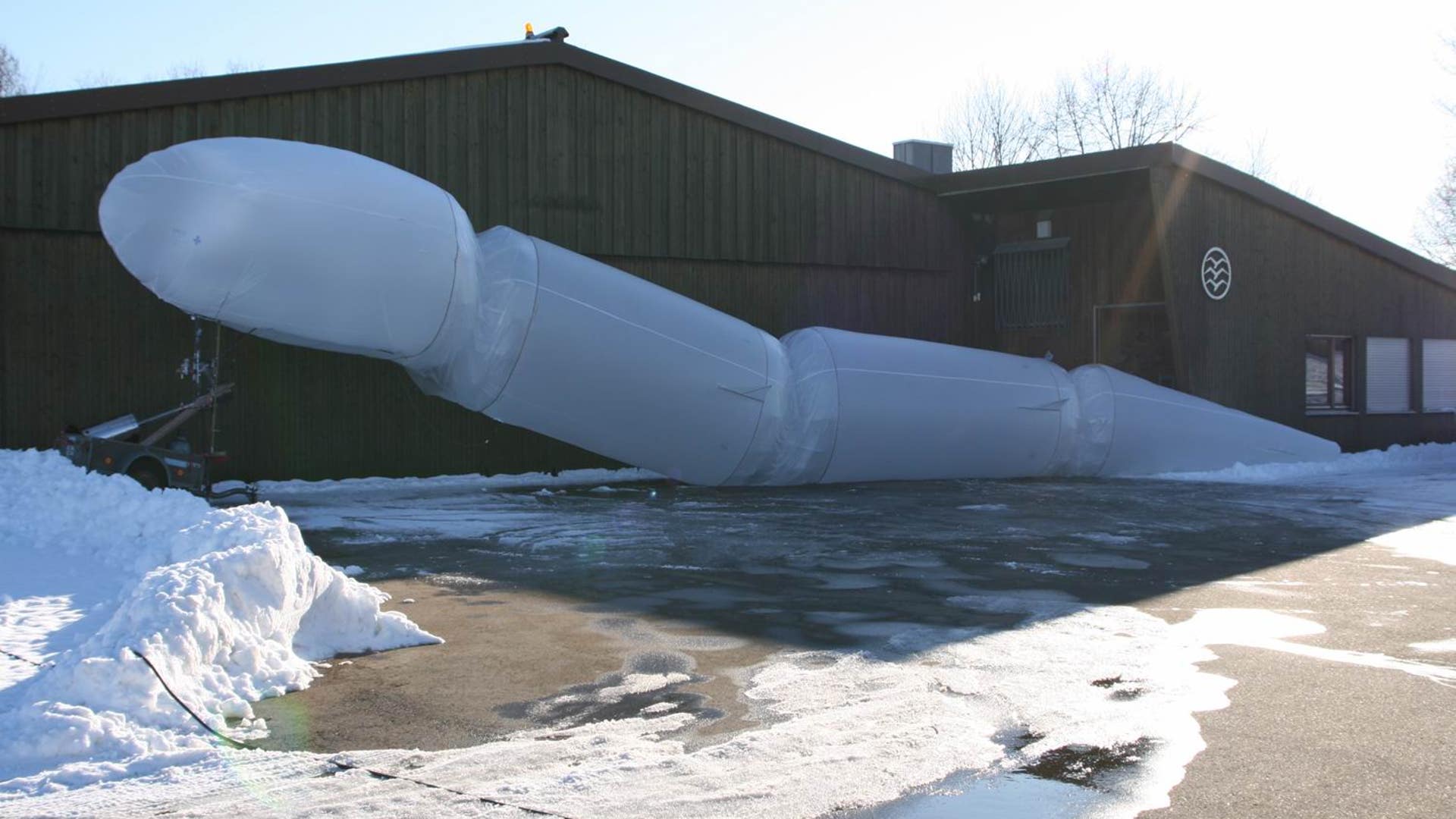 Sanswire Stratellite